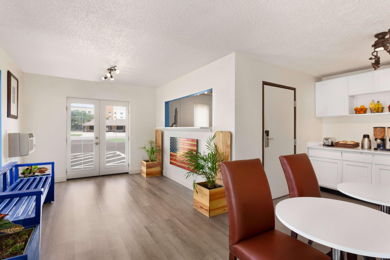 Public Area 2, Baymont by Wyndham Hutchinson, Reno