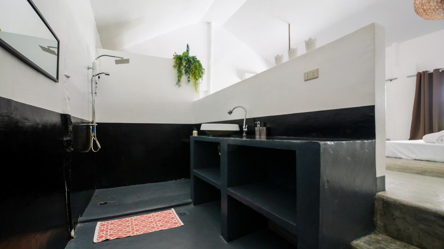 Bathroom 4, cozy room El Nido, El Nido