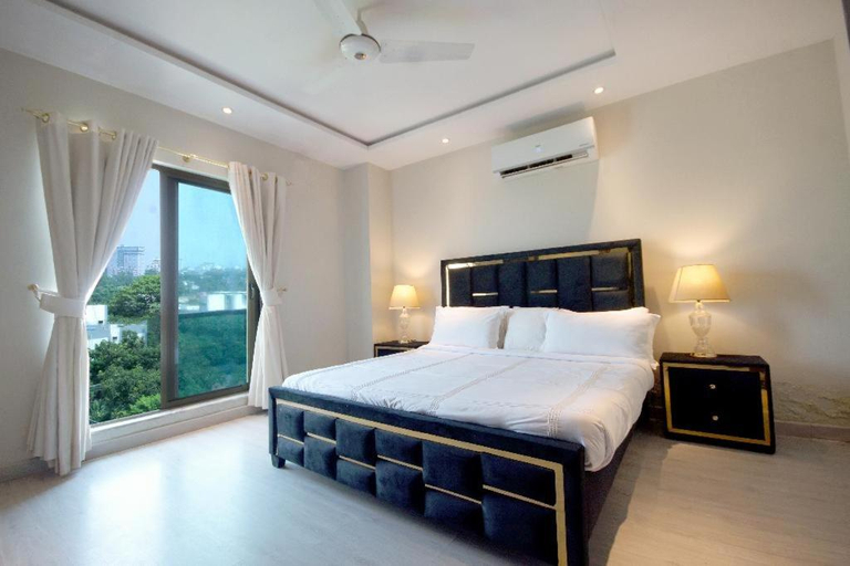 Others 2, 1-Bedroom Luxury Apartment, Lahore