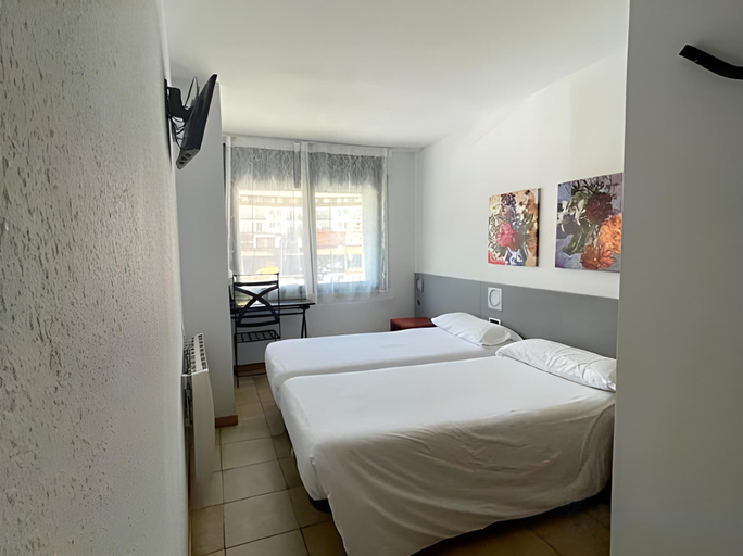 Bedroom 4, Hotel Avanti, Pyrénées-Orientales