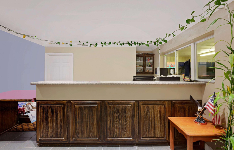 Public Area 2, Super 8 by Wyndham Siloam Springs, Benton