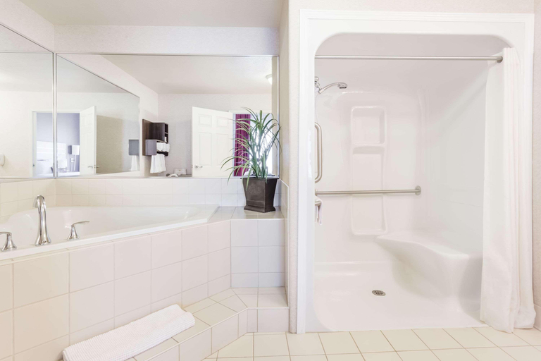 Bathroom 4, Wingate By Wyndham Calgary South, Division No. 6