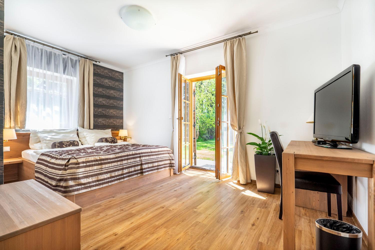 Bedroom 2, Hotel Rezidence Golf, Cheb