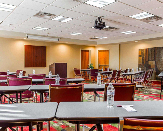 Food & Drinks 5, Comfort Suites South Atlanta Area, Clayton