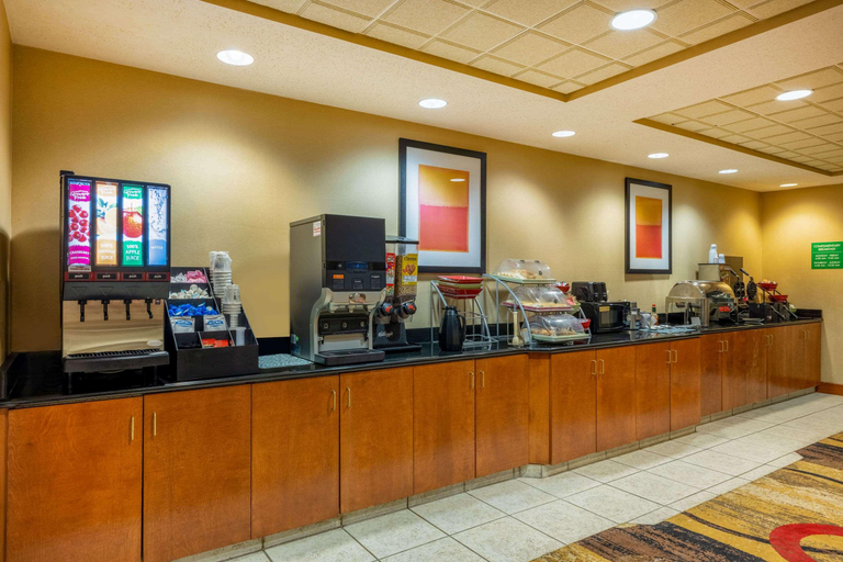 Food & Drinks 5, Wingate By Wyndham Gillette, Campbell