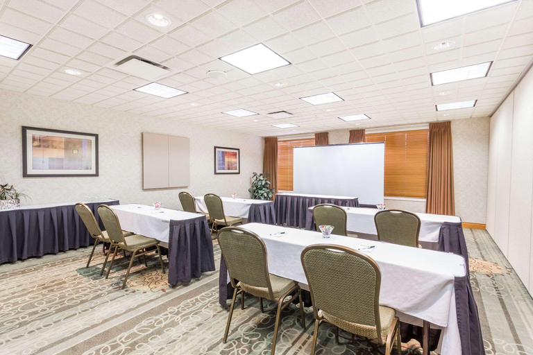 Public Area 2, Wingate By Wyndham Calgary South, Division No. 6