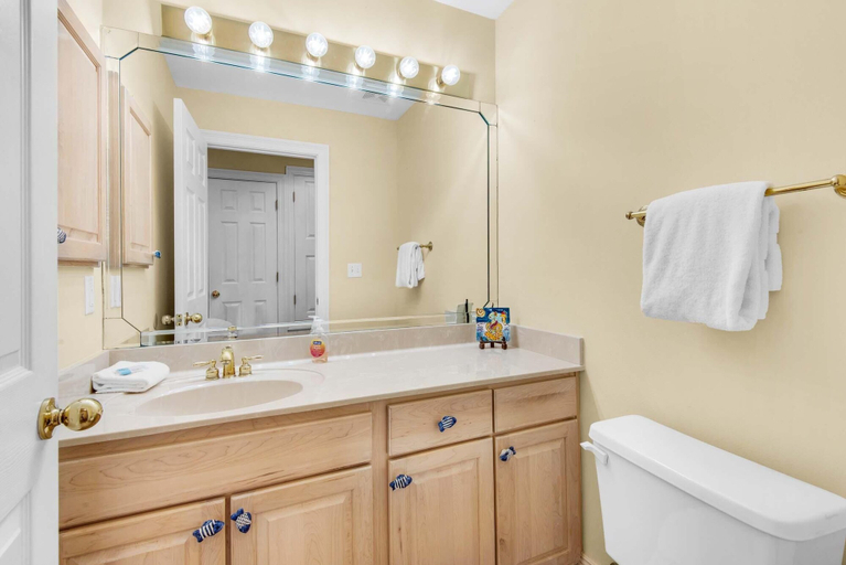 Bathroom 4, Captiva 67, Walton