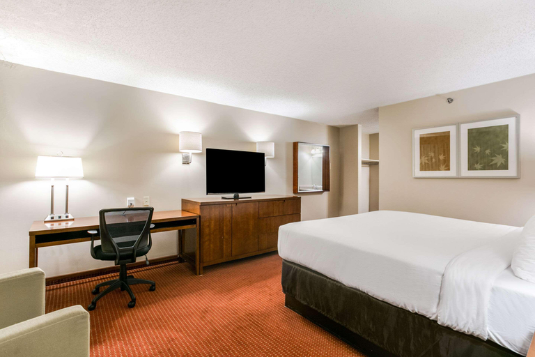 Bedroom 3, Clarion Hotel BWI Airport, Anne Arundel