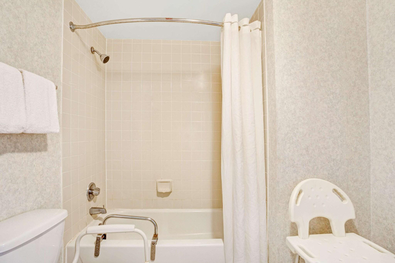 Bathroom 5, Super 8 by Wyndham Fredericksburg, Stafford