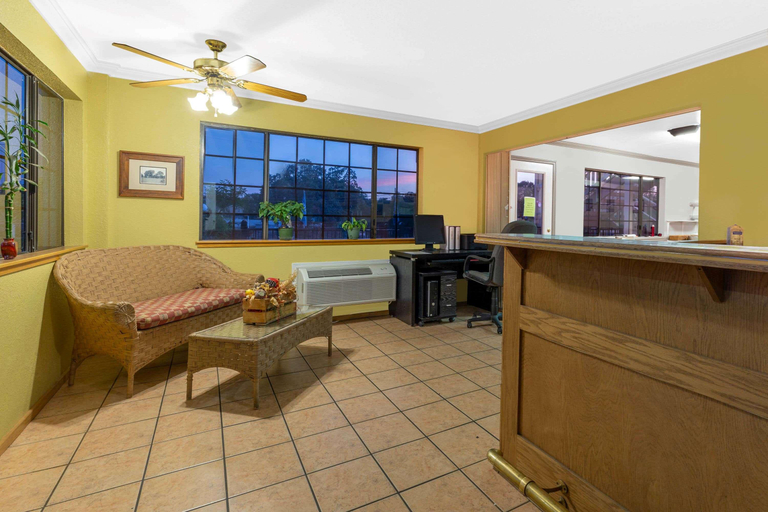 Public Area 2, Travelodge by Wyndham Angels Camp CA, Calaveras