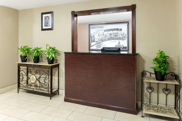 Public Area 2, Super 8 by Wyndham Springfield East, Sangamon