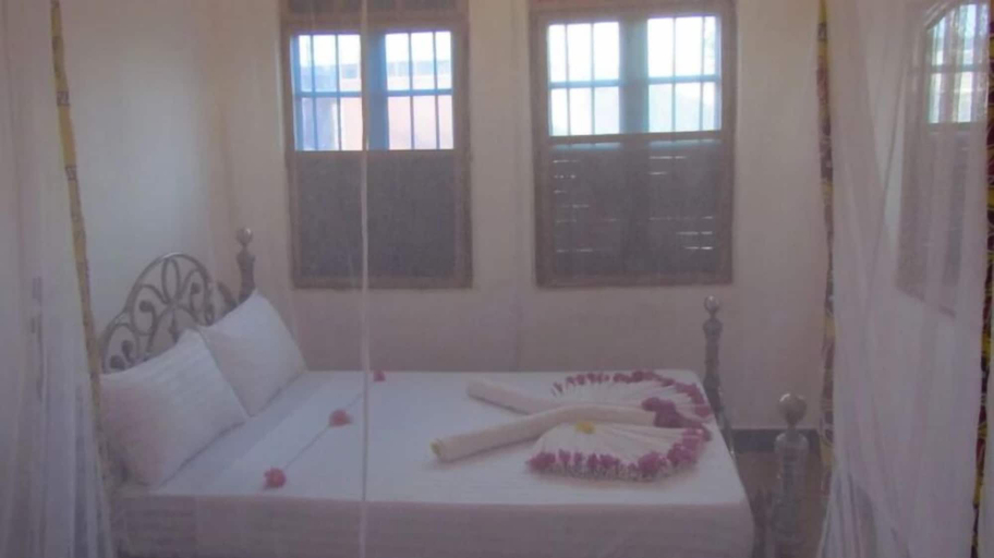 Others 4, Jambiani Transit Hostel, Kusini