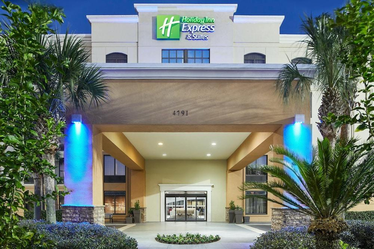 Exterior & Views