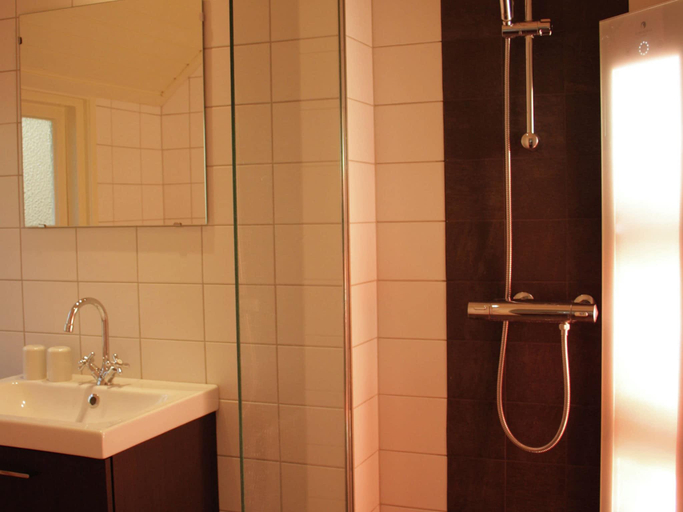 Bathroom, Forest Villa in Herperduin with Bubble Bath, Oss