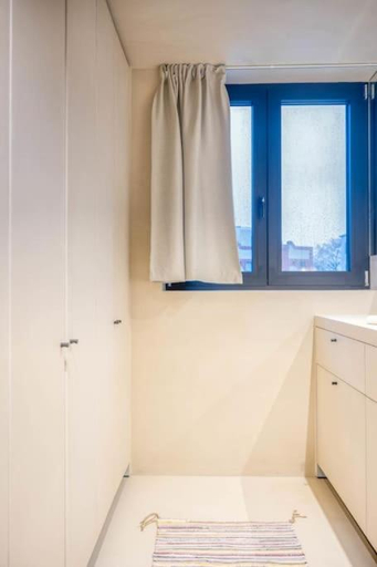 Others 3, Charming Attic Studio in Ghent, Oost-Vlaanderen