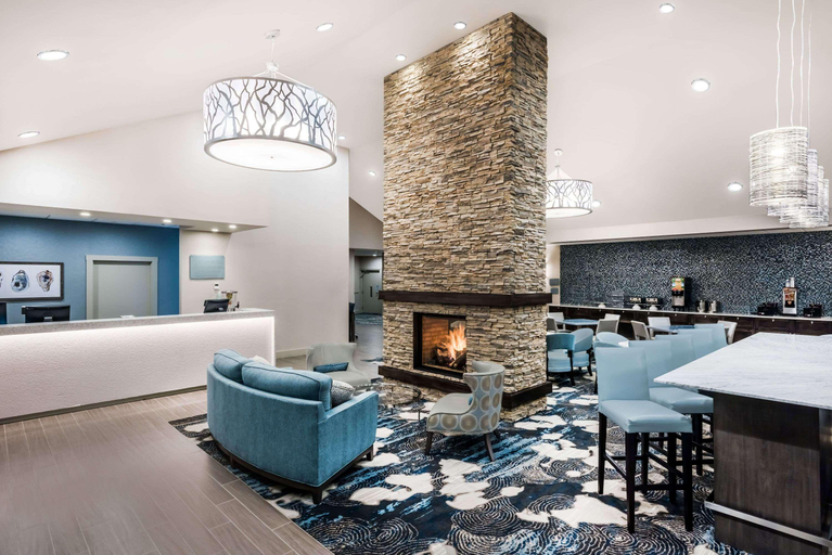 Public Area 2, Howard Johnson by Wyndham Middletown Newport Area, Newport