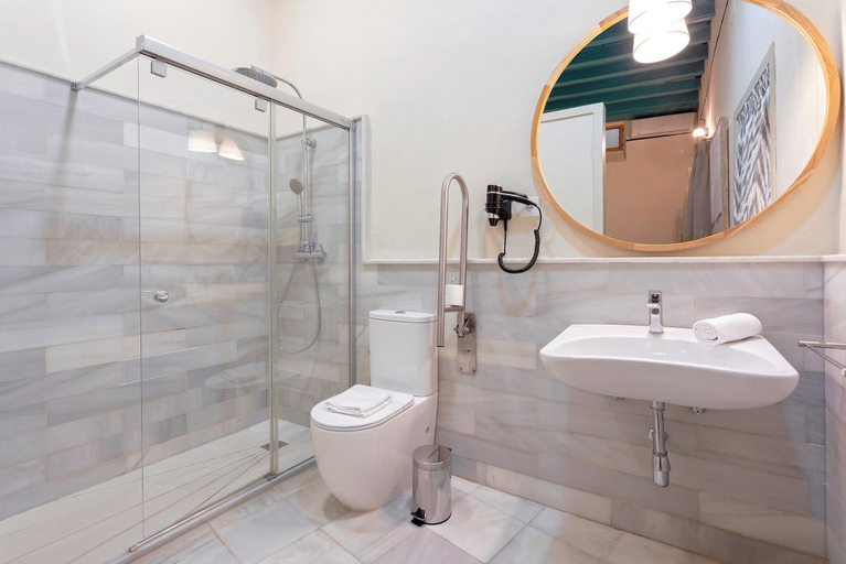 Bathroom 4, Sevillian House With Terrace. Augusto Plasencia, Sevilla