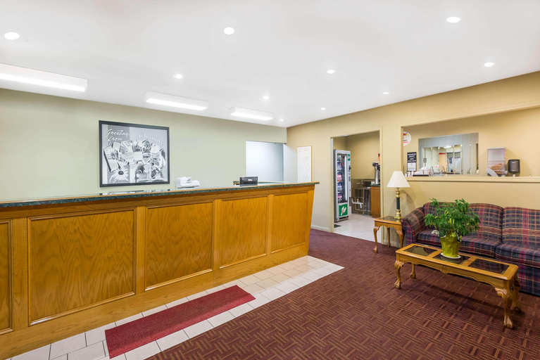 Public Area 2, Super 8 by Wyndham Chanute, Neosho