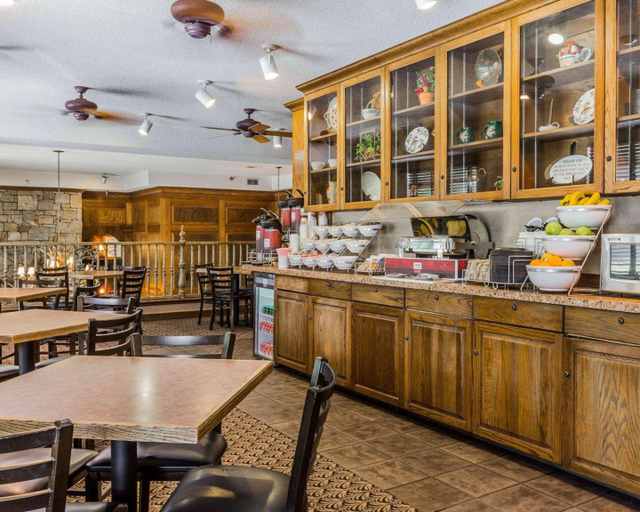 Food & Drinks 5, Comfort Suites Boone - University Area, Watauga