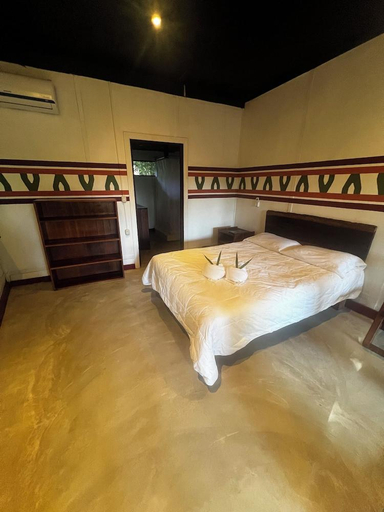Bedroom 2, Hotel Gringo Perdido, Flores