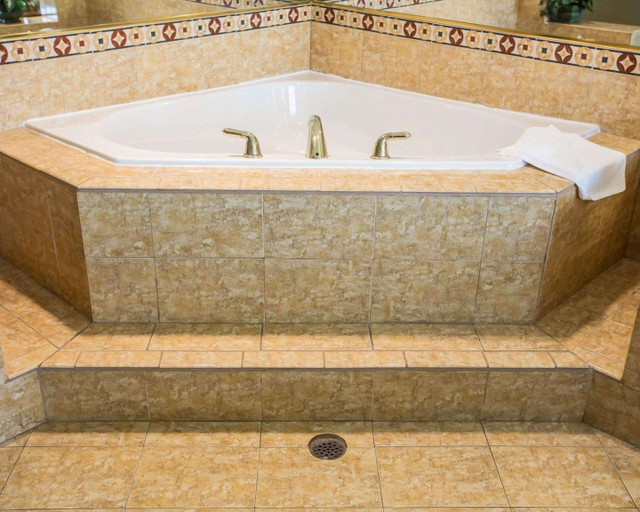 Bathroom 4, Comfort Inn & Suites Walterboro I-95, Colleton