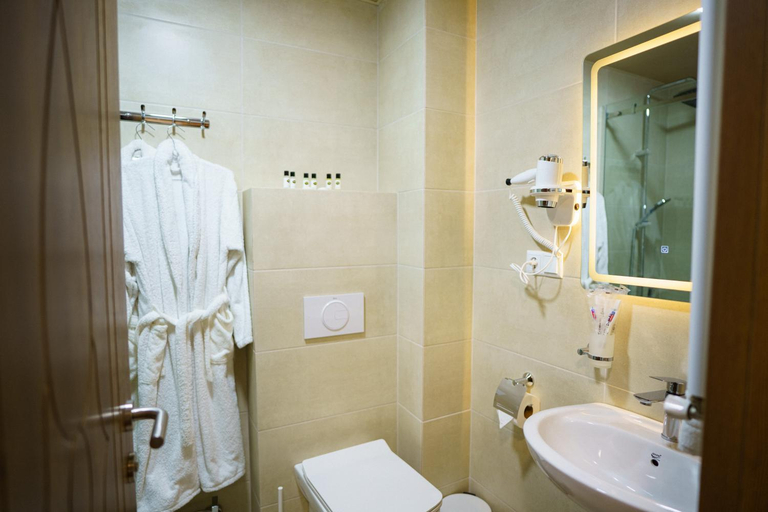 Bathroom 3, Green Palace Kutaisi, Tskaltubo