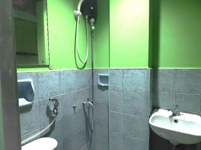 Bathroom 4, MCT Hotel, Quezon City