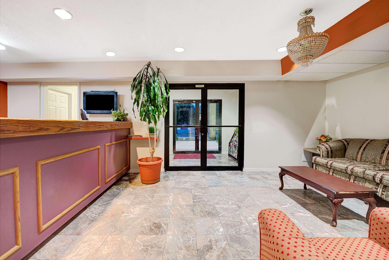 Public Area 2, Super 8 by Wyndham Dallas South, Dallas
