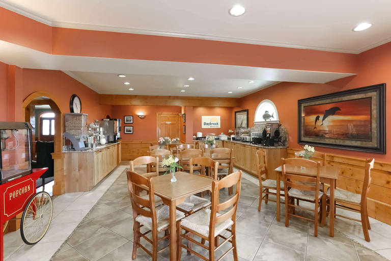 Food & Drinks 5, Days Inn by Wyndham Kill Devil Hills, Dare