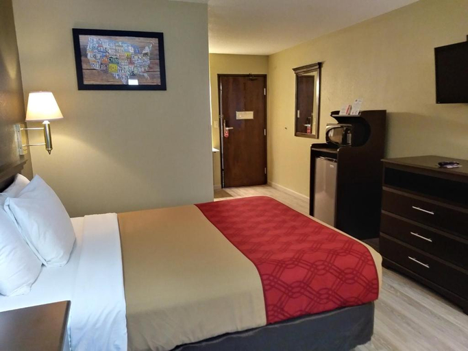 Bedroom 4, Econo Lodge Oacoma - Chamberlain West, Lyman