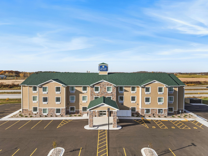 Exterior & Views 2, Cobblestone Hotel & Suites - Denmark/Green Bay, Brown