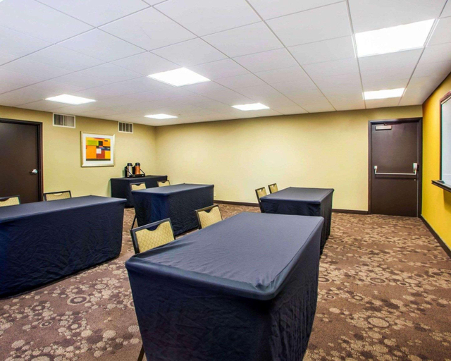 Public Area 3, Quality Inn & Suites Peoria, Peoria