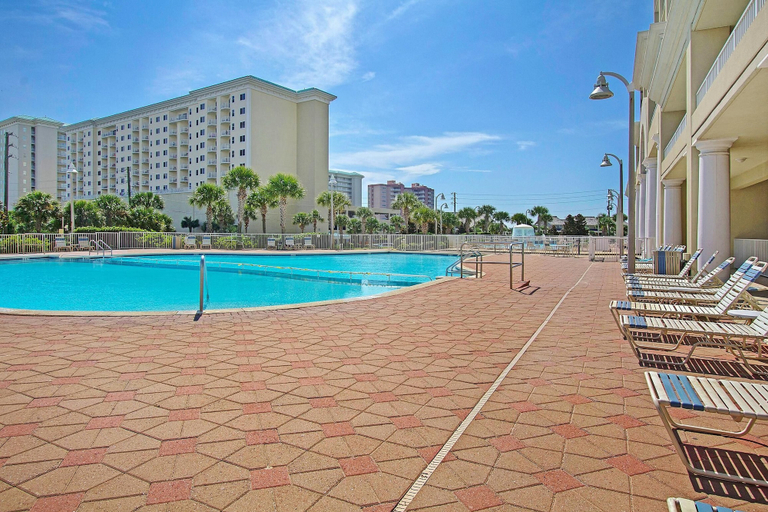 Sport & Beauty 3, Ariel Dunes I 1705, Walton