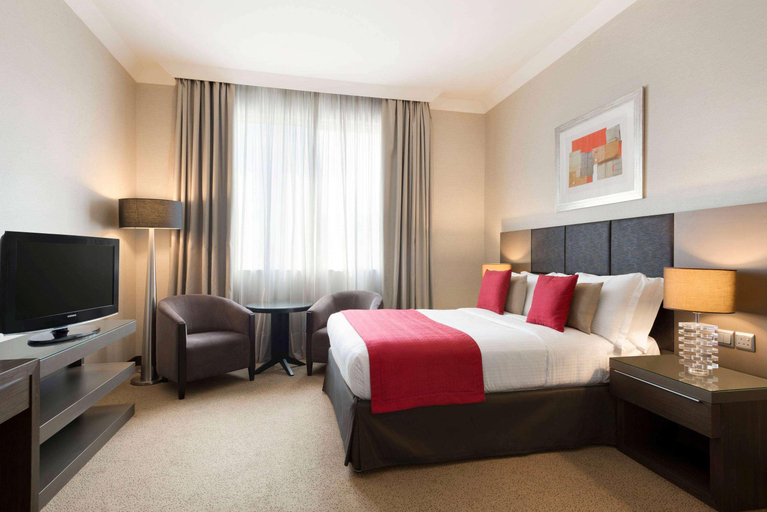 Bathroom 4, Ramada by Wyndham Abu Dhabi Downtown, Abu Dhabi City