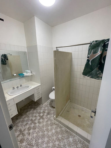 Bathroom 2, Winnellie Hotel Motel, Darwin