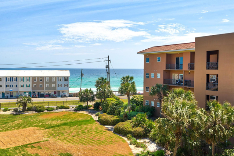 Exterior & Views 2, Ciboney 4009, Walton