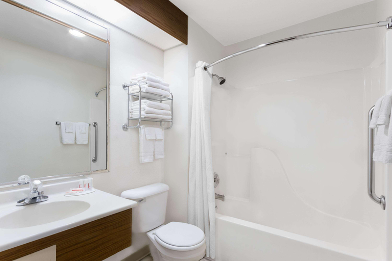 Bathroom 4, Super 8 by Wyndham Antigo, Langlade