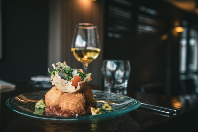 Food & Drinks 5, Nevis Bank Inn, Highland