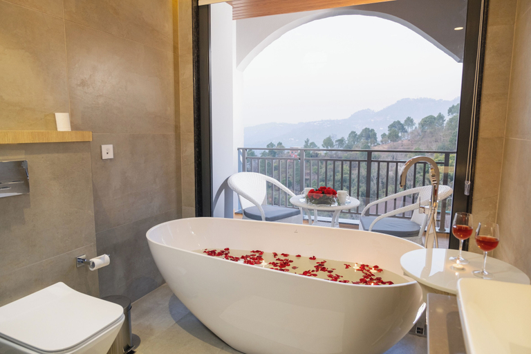 Bathroom 5, Best Western Matra Kasauli, Solan