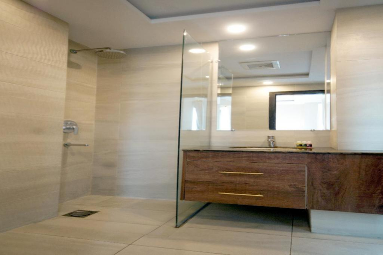 Others 3, 1-Bedroom Luxury Apartment, Lahore