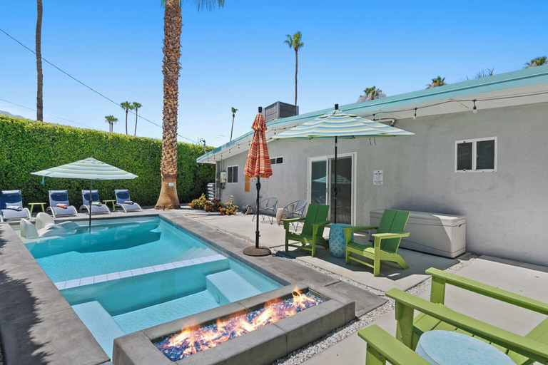 Sport & Beauty 1, Modern Heart Oasis With Pool!, Riverside