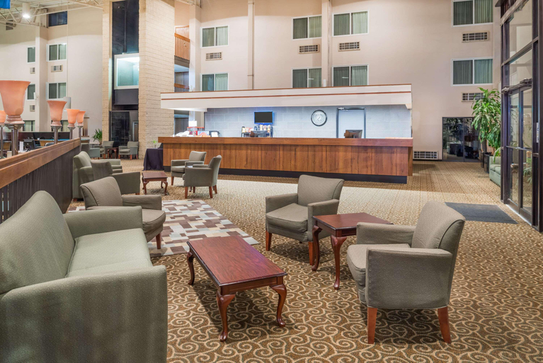 Public Area 2, Days Inn by Wyndham Kirksville, Adair