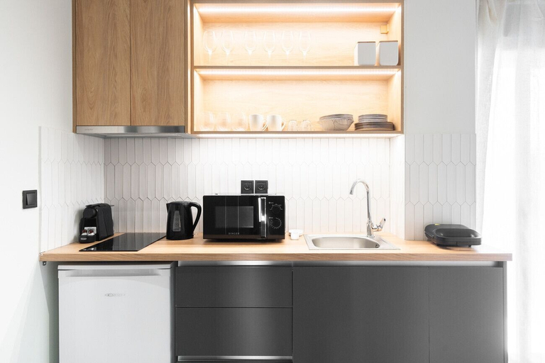 Room 3, LIV - Modern Studio Apartment S8-3c, Attica