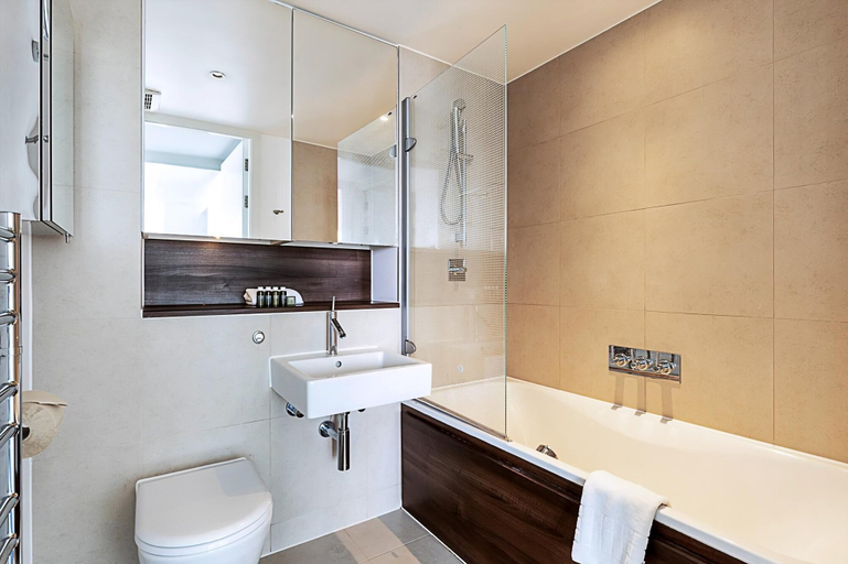 Bathroom 4, Skyline Serenity in Southwark, London