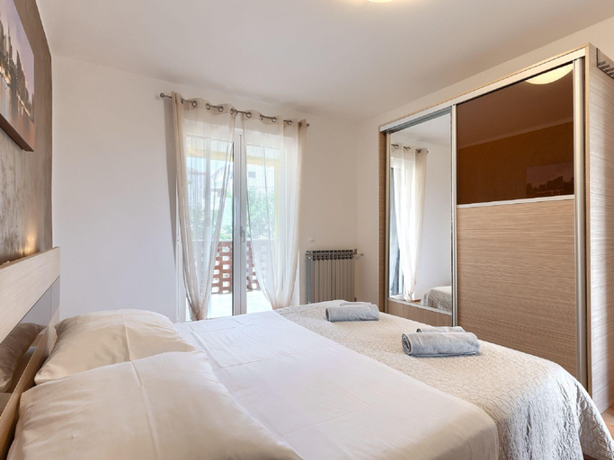 Bedroom 3, Holiday Home in Rovinjsko with Pool, Rovinj