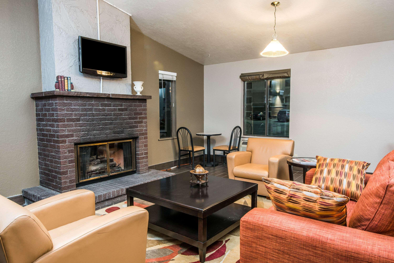 Public Area 5, Super 8 by Wyndham Boise, Ada