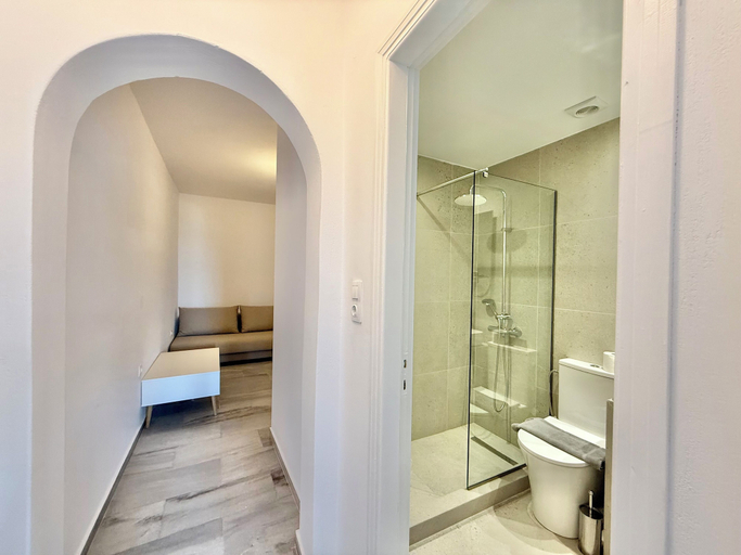 Bathroom 5, Yaleena Residences, South Aegean