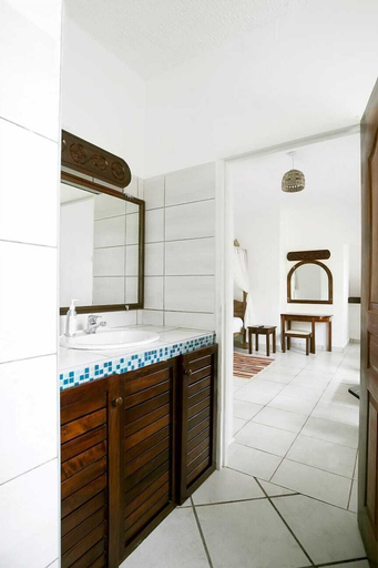 Bathroom, The Coconut Beach Boutique Lodge & Spa, Matuga