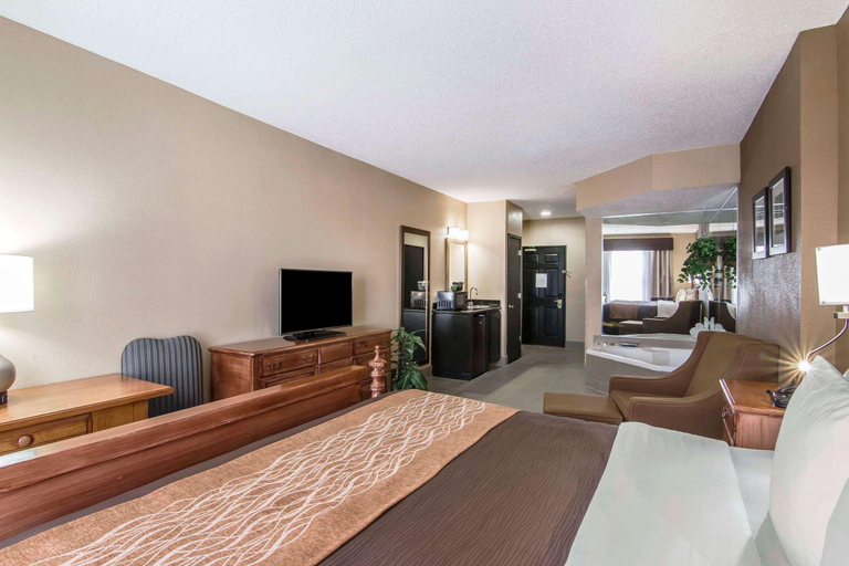 Public Area 2, Quality Inn & Suites I-35 E/Walnut Hill, Dallas
