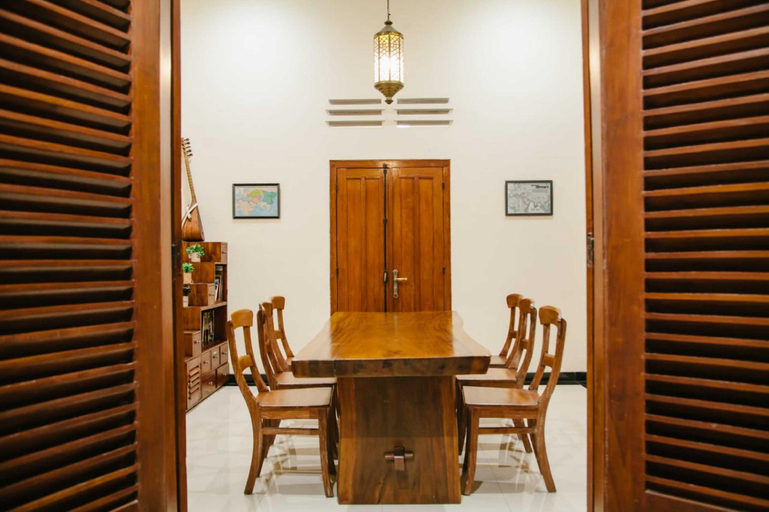 Others 4, Musafir Guesthouse, Solo